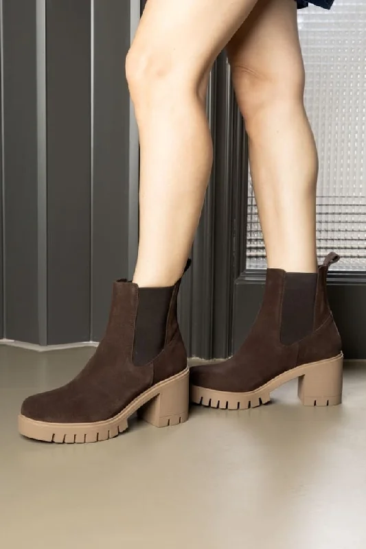 LIBY CHOCO - Heeled Boots with Elastic and Notched Sole